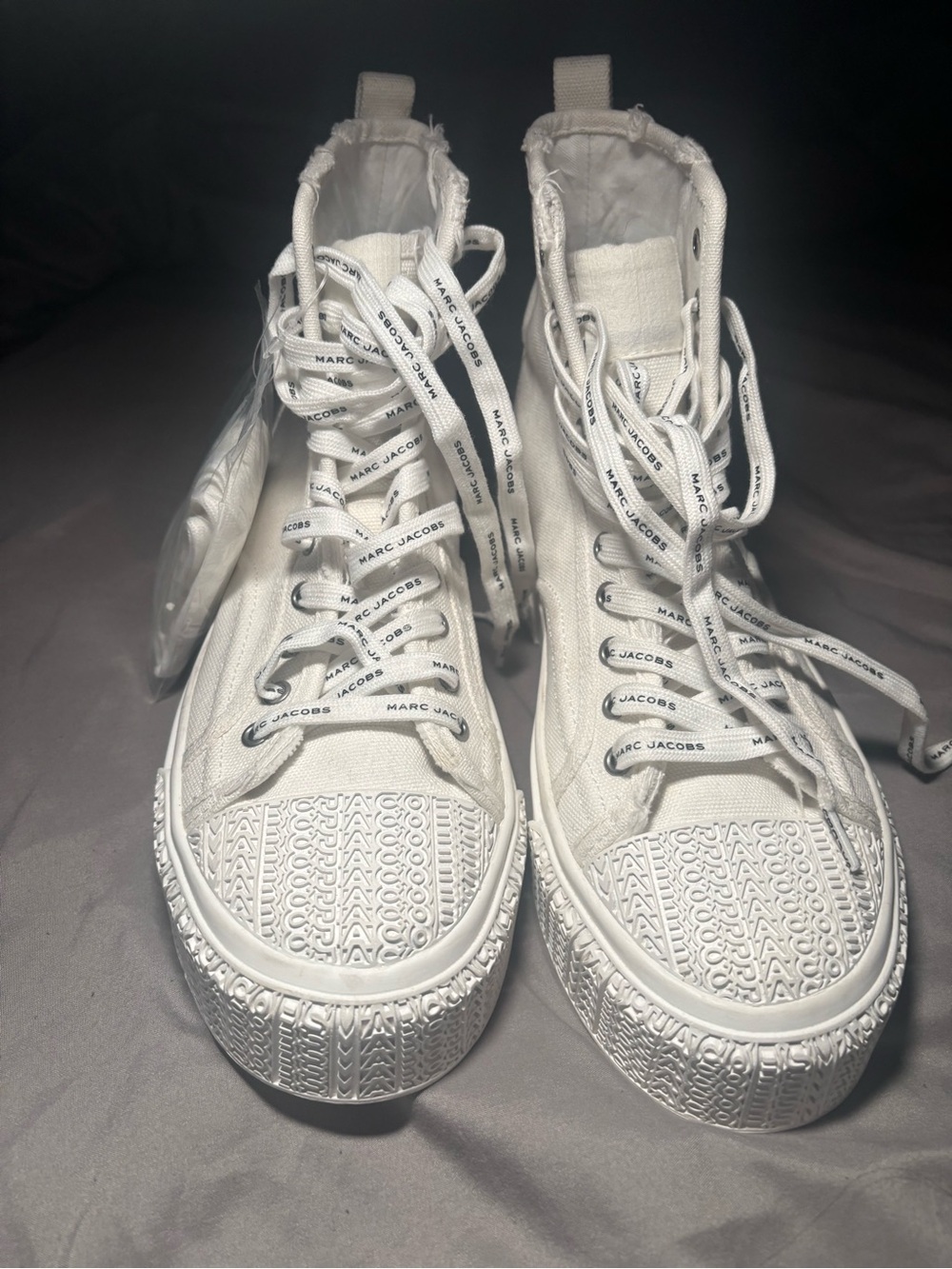 Marc Jacobs distressed canvas high top sneaker NWOT women’s size 8.5 39